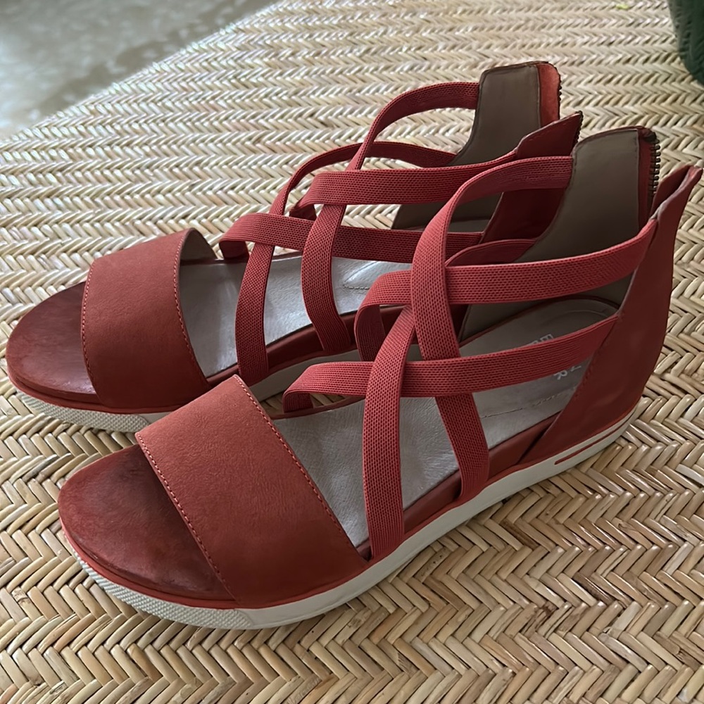 Eileen Fisher Size 9.5 Excellent used condition.